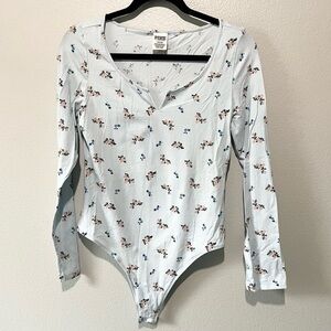 PINK-Long Sleeve Floral Light Blue Bodysuit Size M